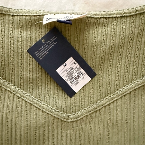 Universal Thread Olive Ribbed V-Neck Tee - Picture 3 of 4